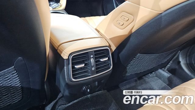 Genesis G70 2021 — photo 25