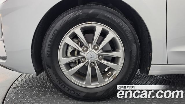 Hyundai AVANTE 2019 — photo 5