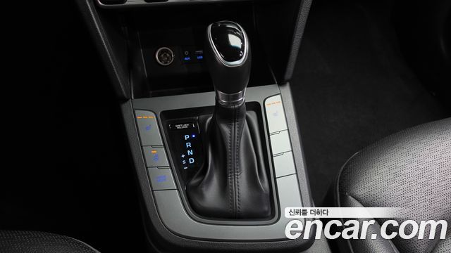 Hyundai AVANTE 2019 — photo 12