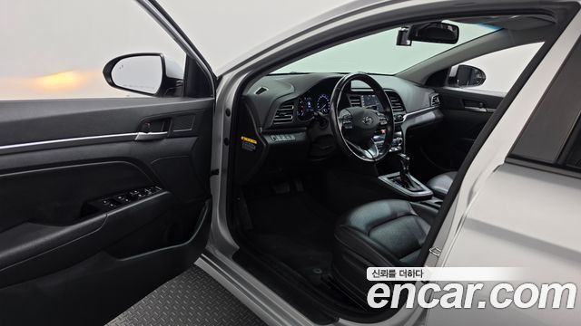 Hyundai AVANTE 2019 — photo 13
