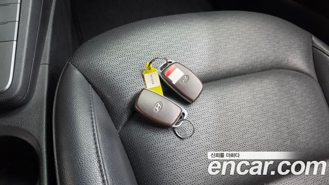 Hyundai AVANTE 2019 — photo 23