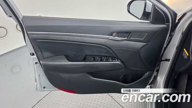 Hyundai AVANTE 2019 — photo 14