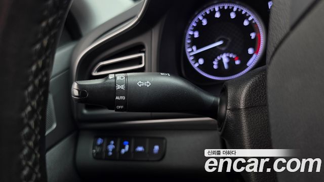 Hyundai AVANTE 2019 — photo 28