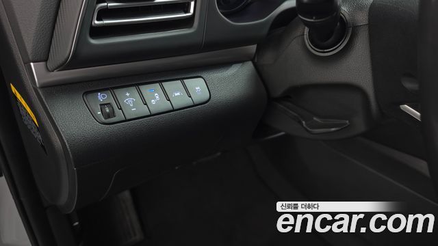 Hyundai AVANTE 2019 — photo 30