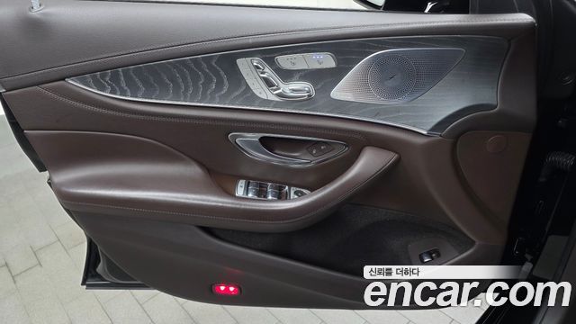 Mercedes-Benz CLS-Class 2021 — photo 14