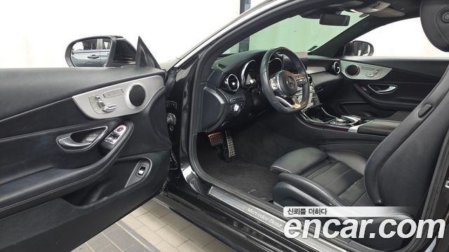 Mercedes-Benz C-Class 2019 — photo 13