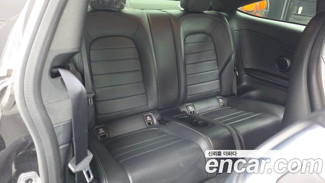 Mercedes-Benz C-Class 2019 — photo 18