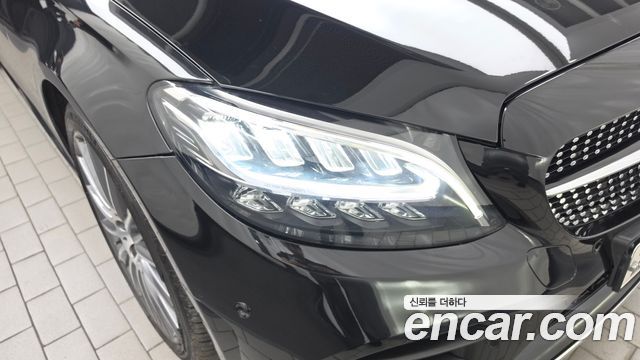 Mercedes-Benz C-Class 2019 — photo 8