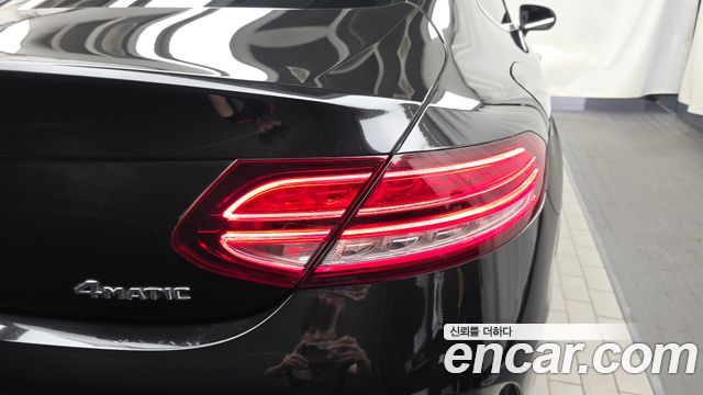 Mercedes-Benz C-Class 2019 — photo 9