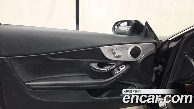 Mercedes-Benz C-Class 2019 — photo 15