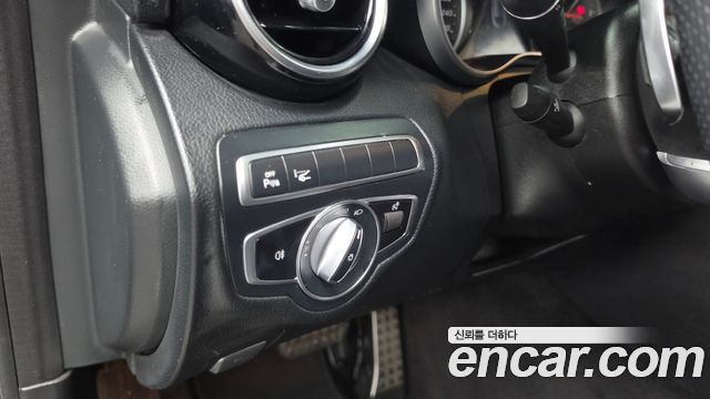 Mercedes-Benz C-Class 2019 — photo 27