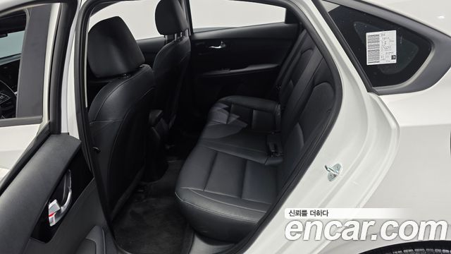 Kia K3 2024 — photo 16