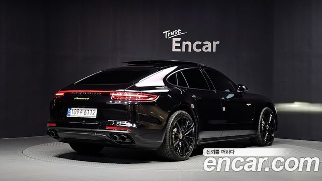 Porsche Panamera 2020 — photo 2