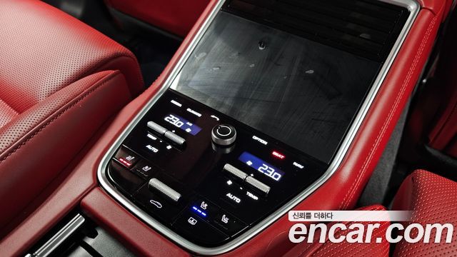 Porsche Panamera 2020 — photo 25