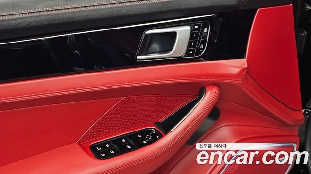 Porsche Panamera 2020 — photo 28