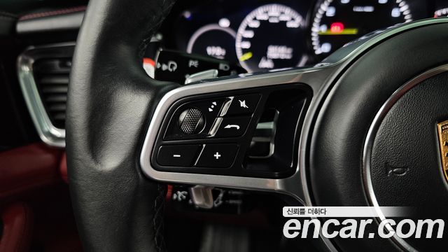Porsche Panamera 2020 — photo 34