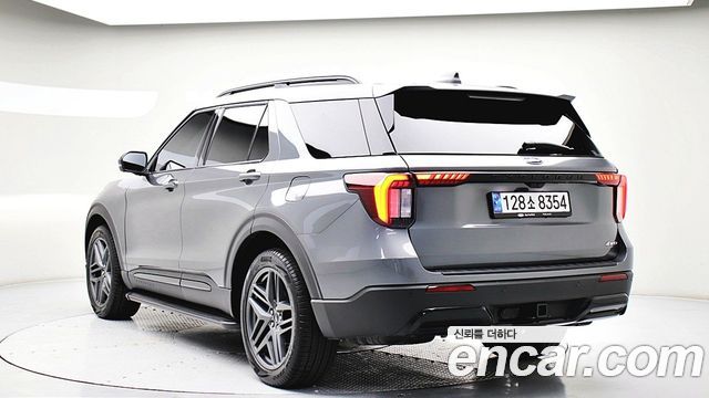 Ford Explorer 2025 — photo 2