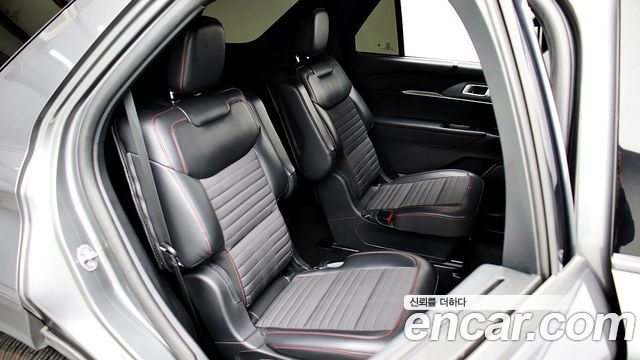 Ford Explorer 2025 — photo 17