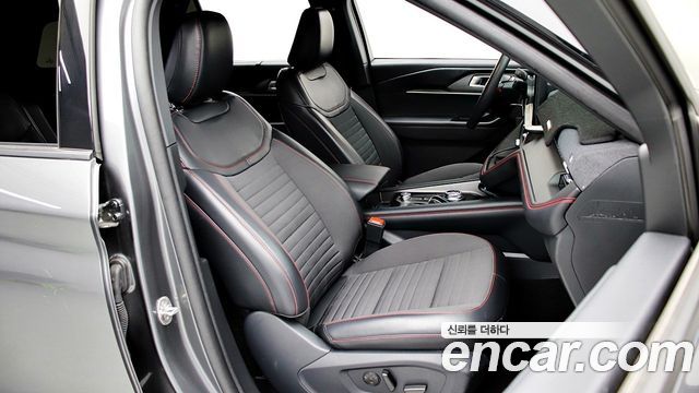Ford Explorer 2025 — photo 18