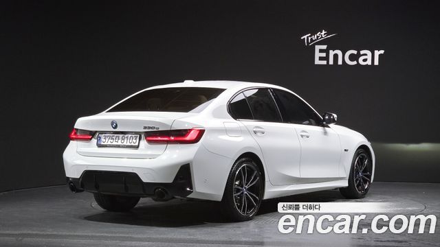 BMW 3-Series 2023 — photo 2