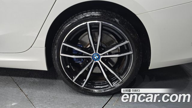 BMW 3-Series 2023 — photo 7