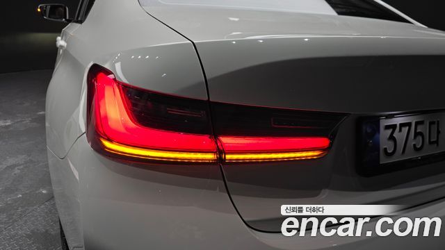 BMW 3-Series 2023 — photo 9