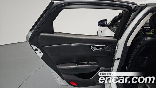 Renault Korea SM6 2017 — photo 15