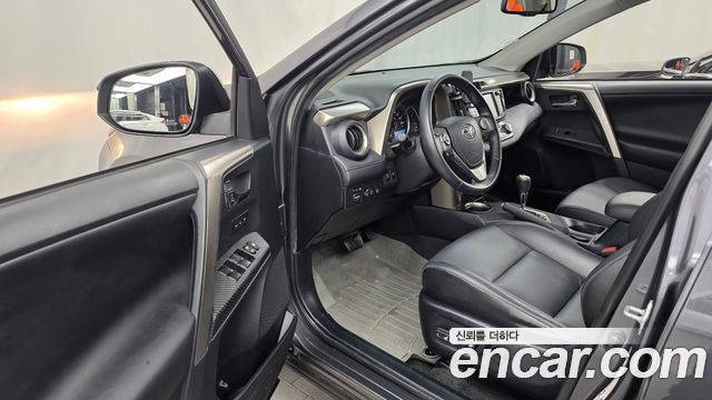 Toyota RAV4 2013 — photo 10