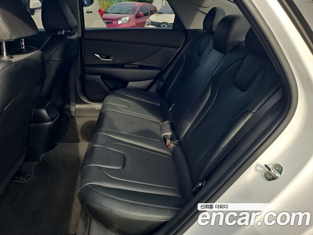 Hyundai AVANTE 2021 — photo 11