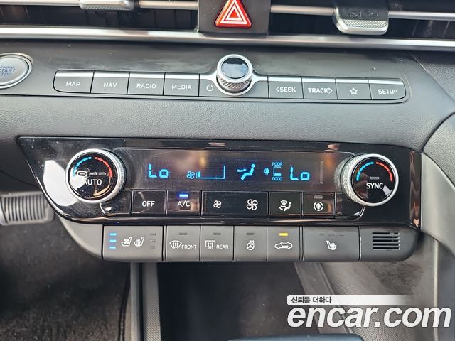 Hyundai AVANTE 2021 — photo 17