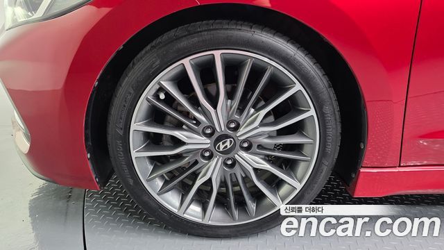 Hyundai AVANTE 2018 — photo 5