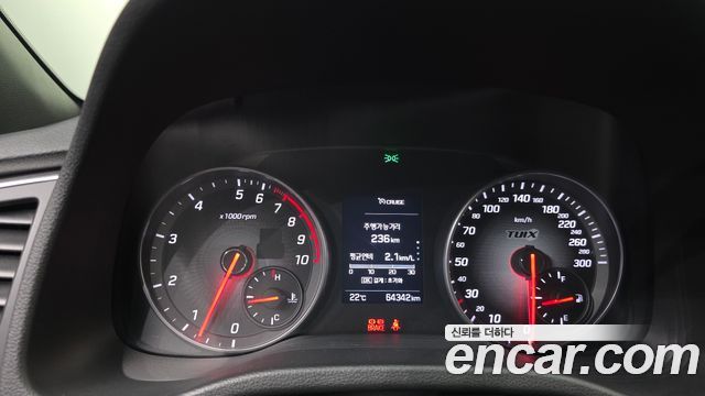 Hyundai AVANTE 2018 — photo 11