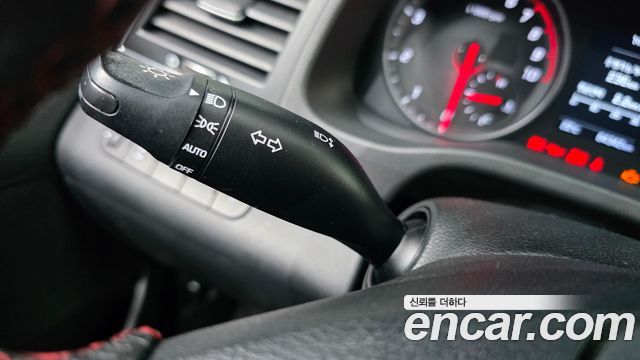 Hyundai AVANTE 2018 — photo 27
