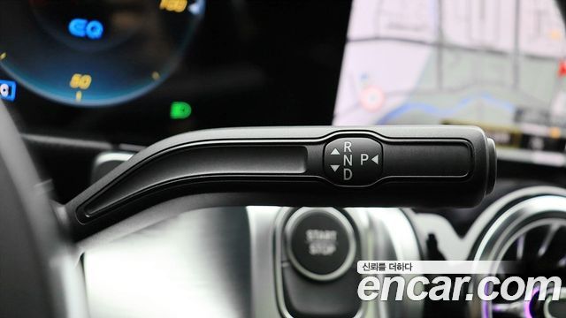 Mercedes-Benz EQB 2022 — photo 9