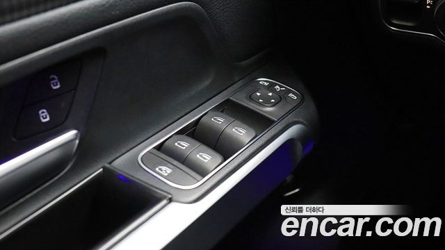 Mercedes-Benz EQB 2022 — photo 14