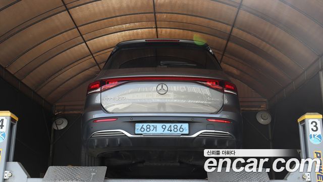 Mercedes-Benz EQB 2022 — photo 17