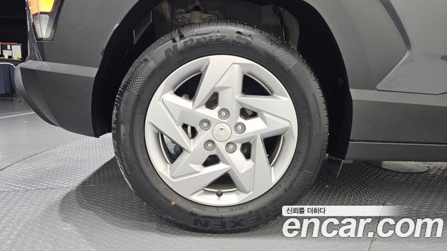 Hyundai Kona 2023 — photo 5
