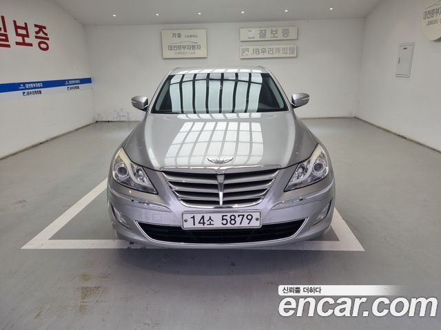 Hyundai Genesis 2012 — photo 1