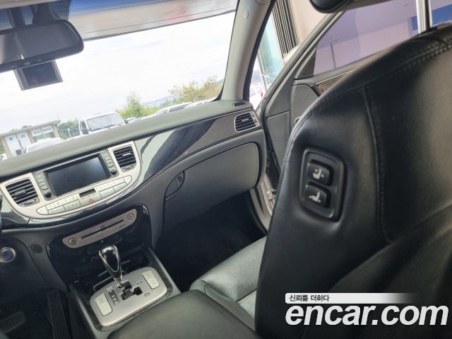 Hyundai Genesis 2012 — photo 11