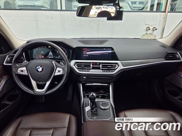 BMW 3-Series 2021 — photo 13