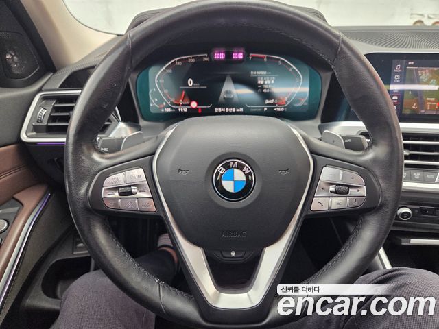 BMW 3-Series 2021 — photo 17