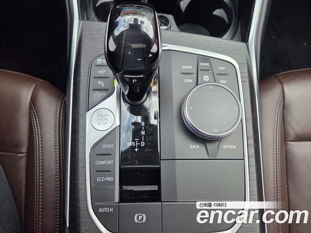 BMW 3-Series 2021 — photo 18