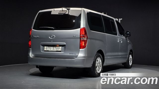 Hyundai Starex 2015 — photo 2