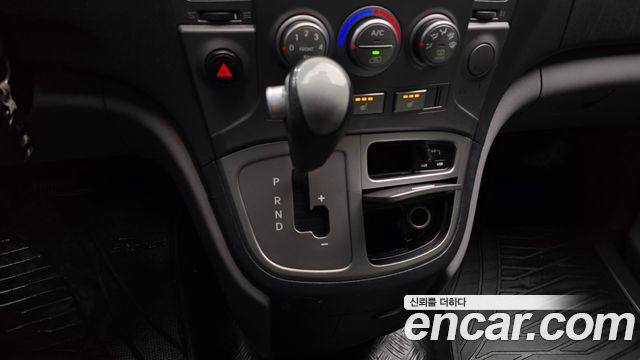 Hyundai Starex 2015 — photo 9
