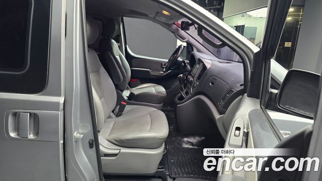 Hyundai Starex 2015 — photo 11