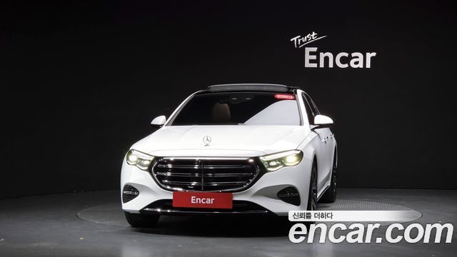 Mercedes-Benz E-Class 2025 — photo 3