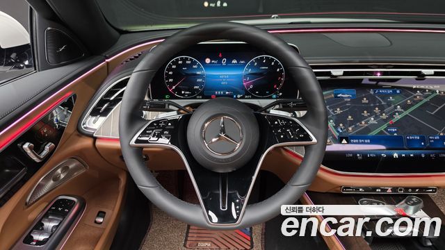 Mercedes-Benz E-Class 2025 — photo 18