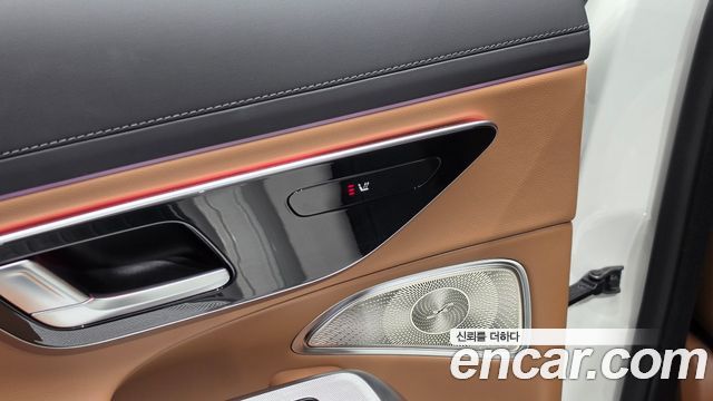 Mercedes-Benz E-Class 2025 — photo 27
