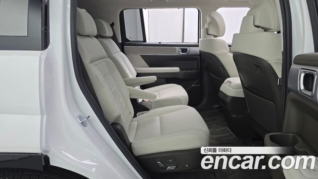 Hyundai Santafe 2025 — photo 17
