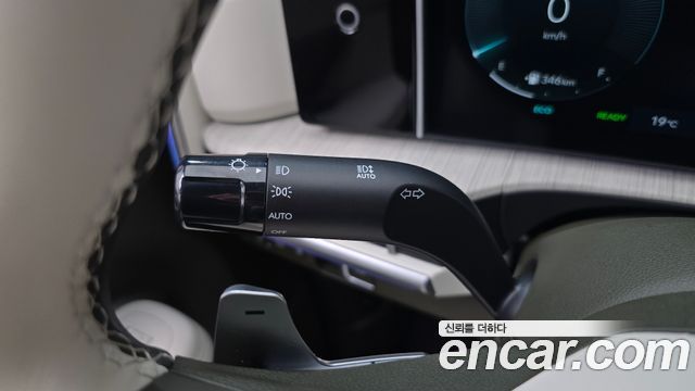 Hyundai Santafe 2025 — photo 27